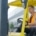 Collega op heftruckmachine